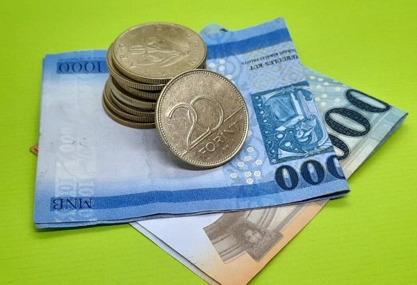 股配资网站 央行重拳出击！数字货币试点50城落地，你的存款即将“裸奔”